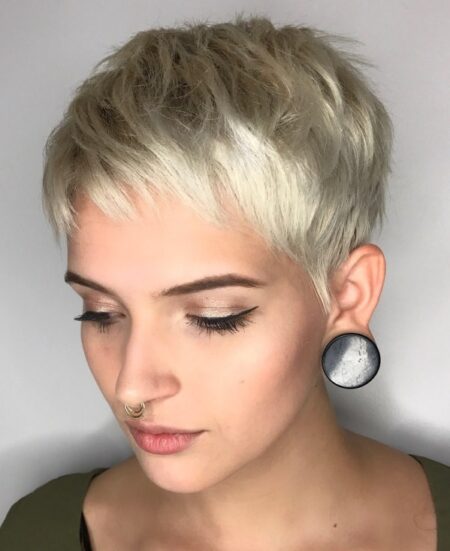 effortless pixie cut with short bangs